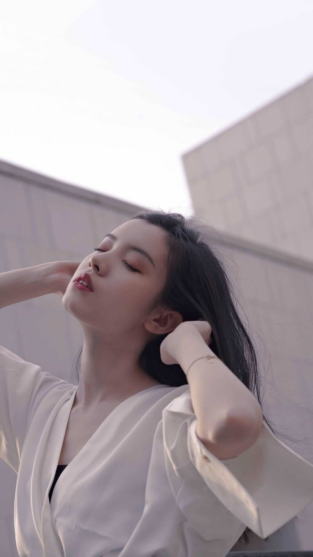 2022年季后赛:库里在第三节一人投中五个三分,瞬间锁定胜局,库里本赛季投进了多少三分