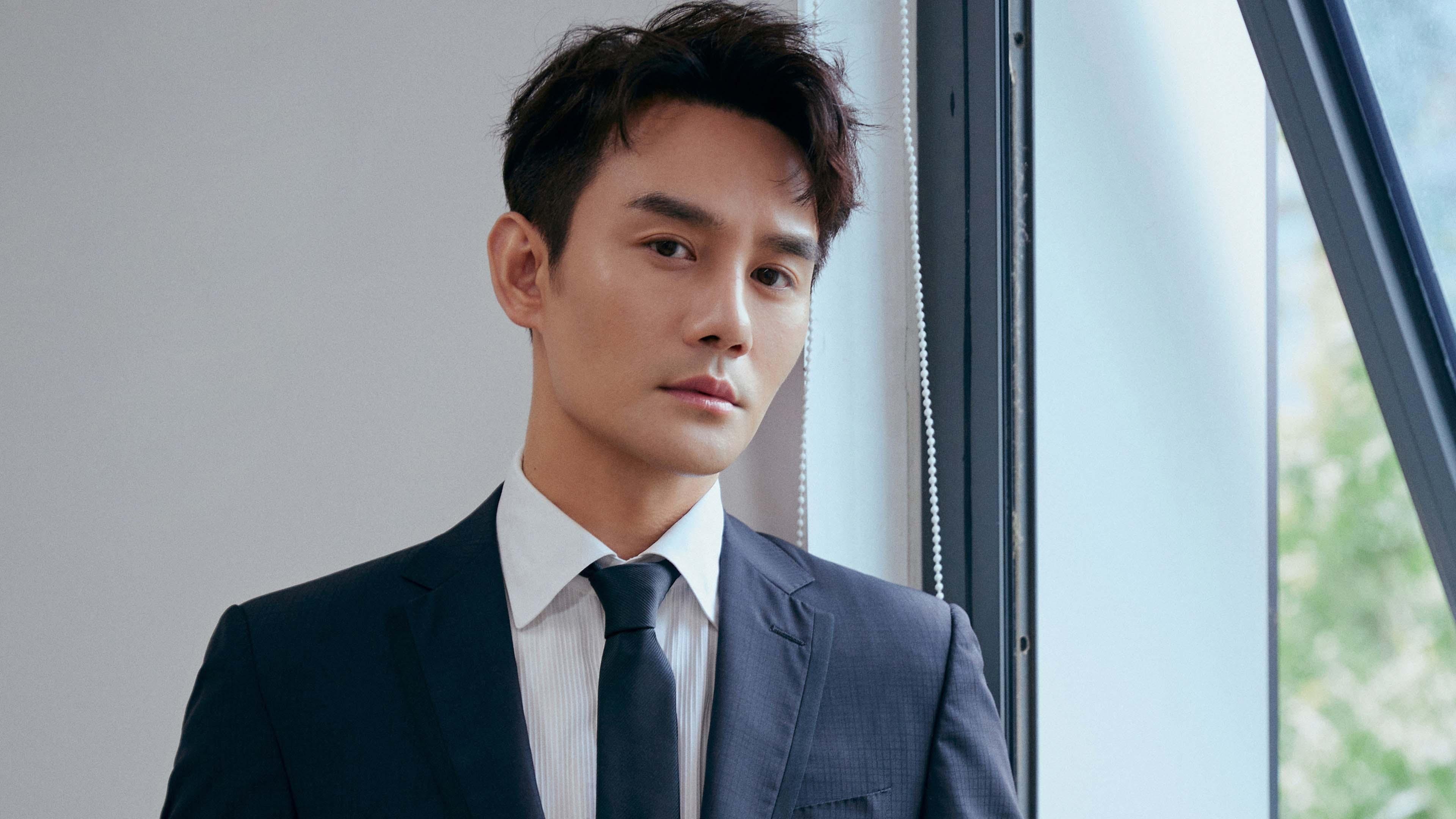 “英超争冠组厮杀激烈,悬念持续升温”,英超冠军联赛赛程