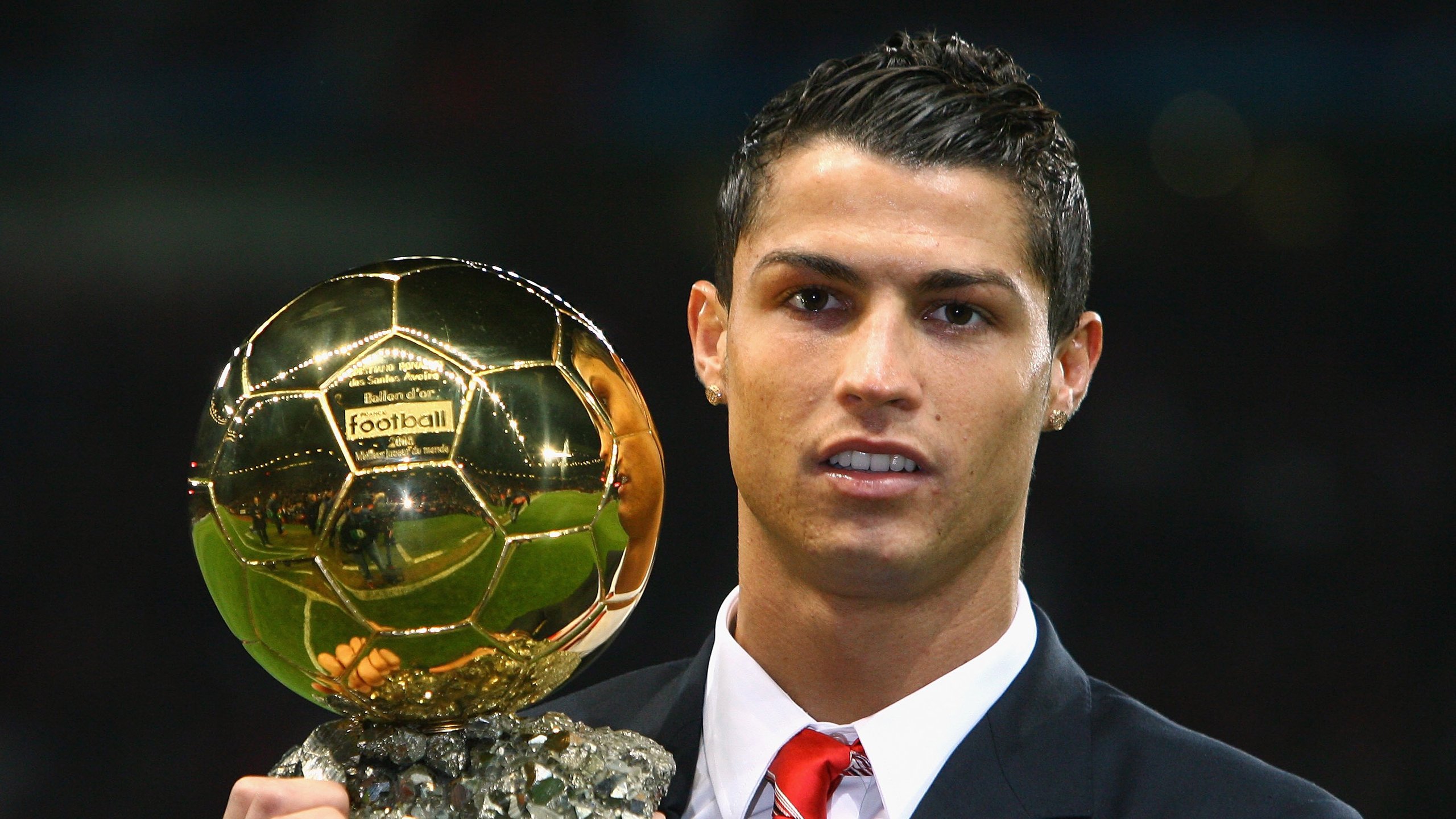 未来足球场馆全面采用太阳能+风能等可再生能源，实现绿色运营，2021足球场地建设规划